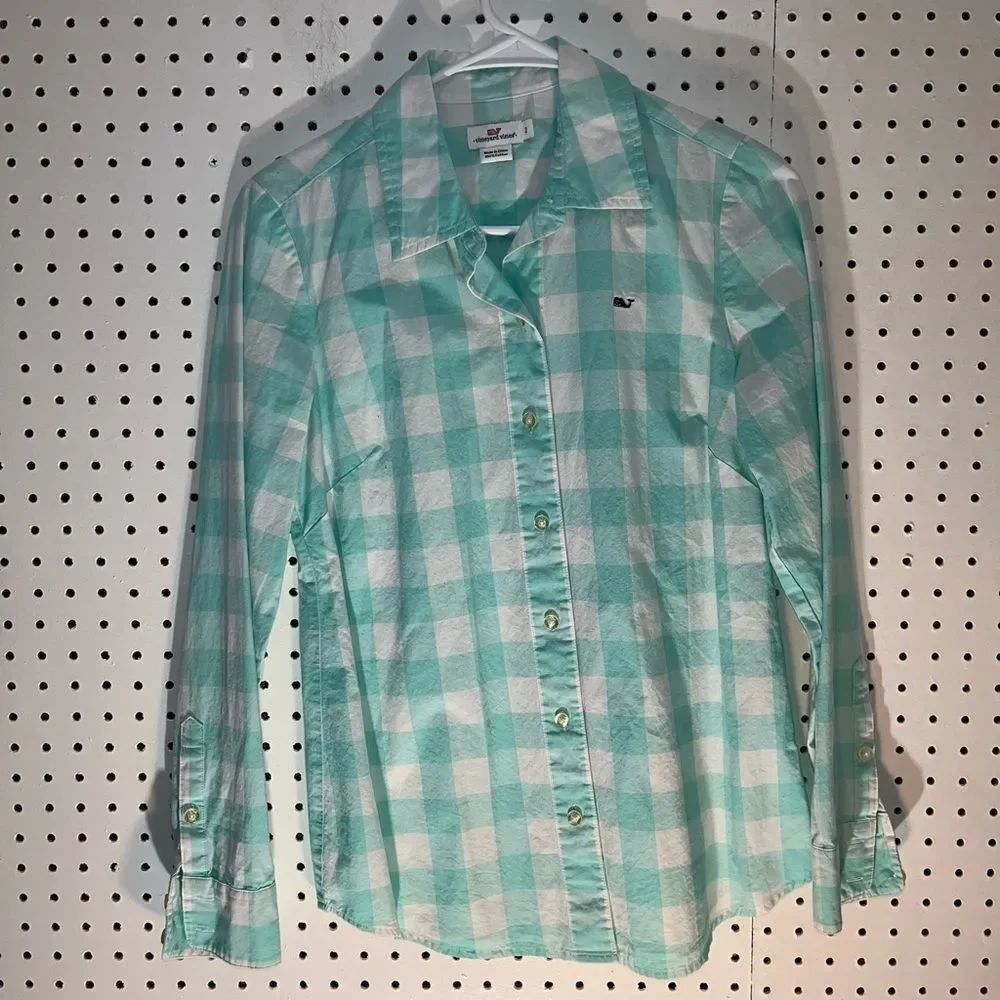 Vineyard Vines button down shirt